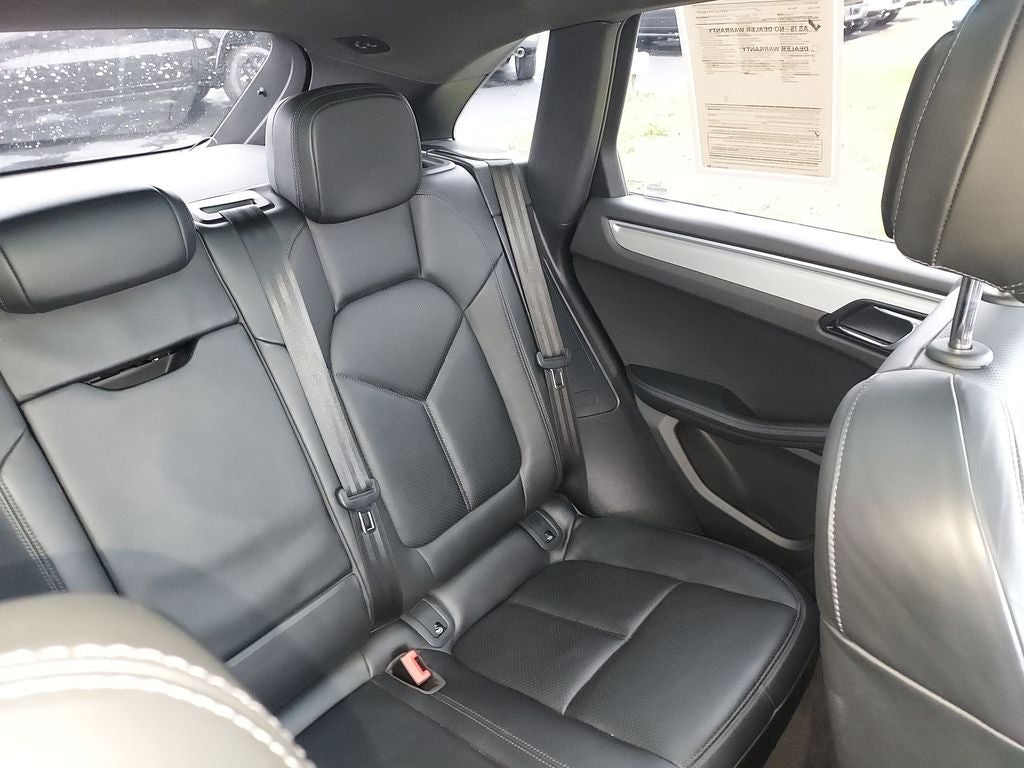 2022 Porsche Macan Base