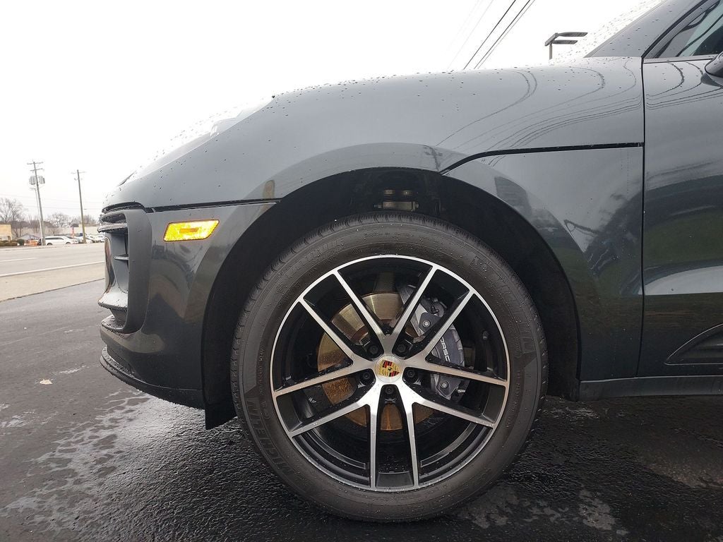 2022 Porsche Macan Base