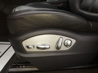 2022 Porsche Macan Base