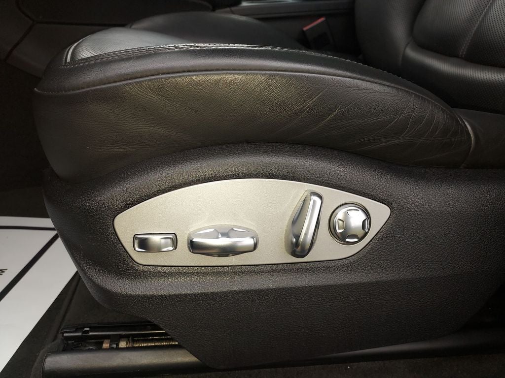 2022 Porsche Macan Base