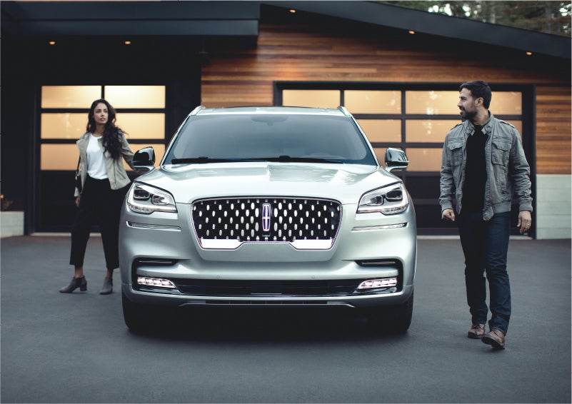 The sparkling grille of the 2023 Lincoln Aviator® Grand Touring model | Don Franklin Lincoln in London KY