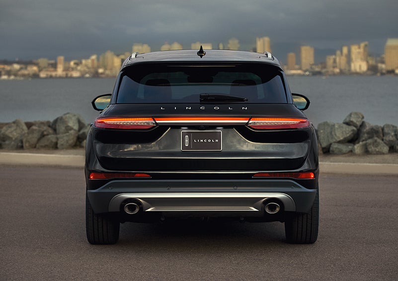 The rear lighting of the 2023 Lincoln Corsair® SUV spans the entire width of the vehicle. | Don Franklin Lincoln in London KY