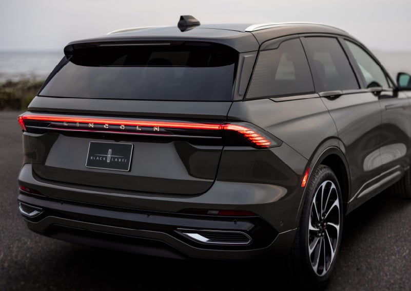 The rear of a 2024 Lincoln Black Label Nautilus® SUV displays full LED rear lighting. | Don Franklin Lincoln in London KY