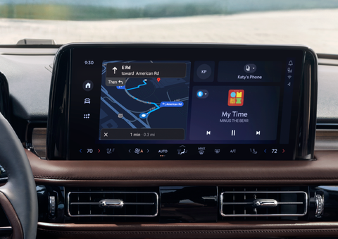 The 13.2-inch LCD touchscreen is showcased. | Don Franklin Lincoln in London KY