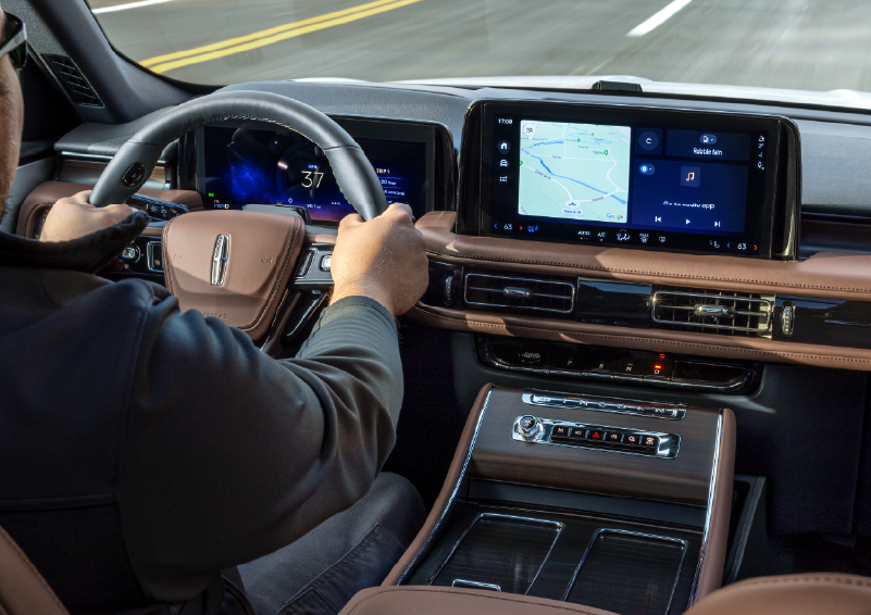 A person is driving a 2025 Lincoln Aviator® SUV from inside the cabin. | Don Franklin Lincoln in London KY