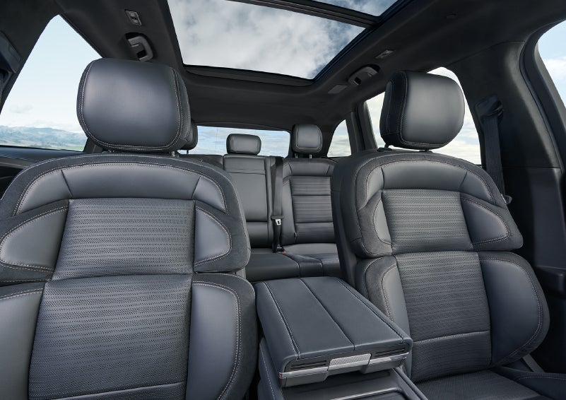 The spacious second row and available panoramic Vista Roof® is shown. | Don Franklin Lincoln in London KY