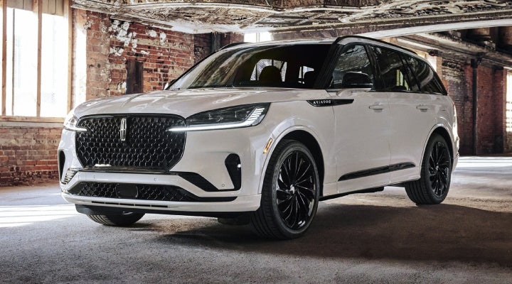 A 2026 Lincoln Aviator® SUV is shown with the available Jet Appearance Package. | Don Franklin Lincoln in London KY